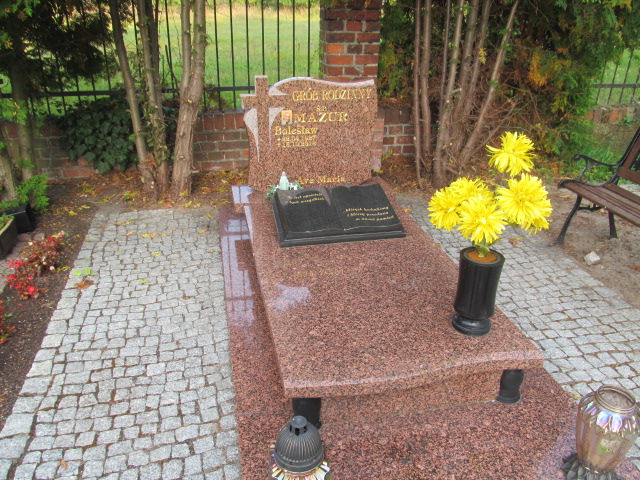 Grób Elżbieta Mazur